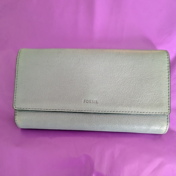 Fossil Women's Wallet - Picture 1 of 9